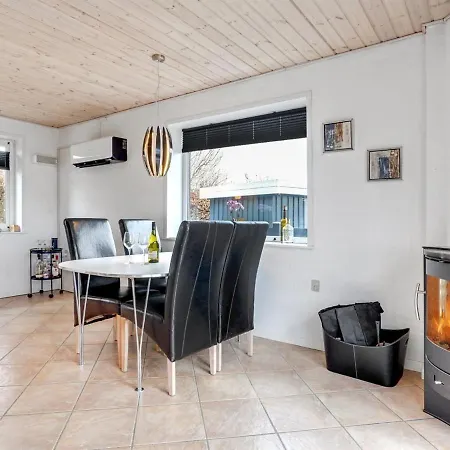 Holiday home Aloisia - 300m From The Sea In Se Jutland By Interhome